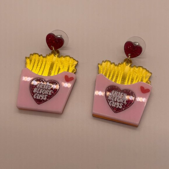 ⭐❤️ FREE Fries French Boys Guys Food Snack Boho Hipster Artsy Drop Hip Earrings - Picture 7 of 7
